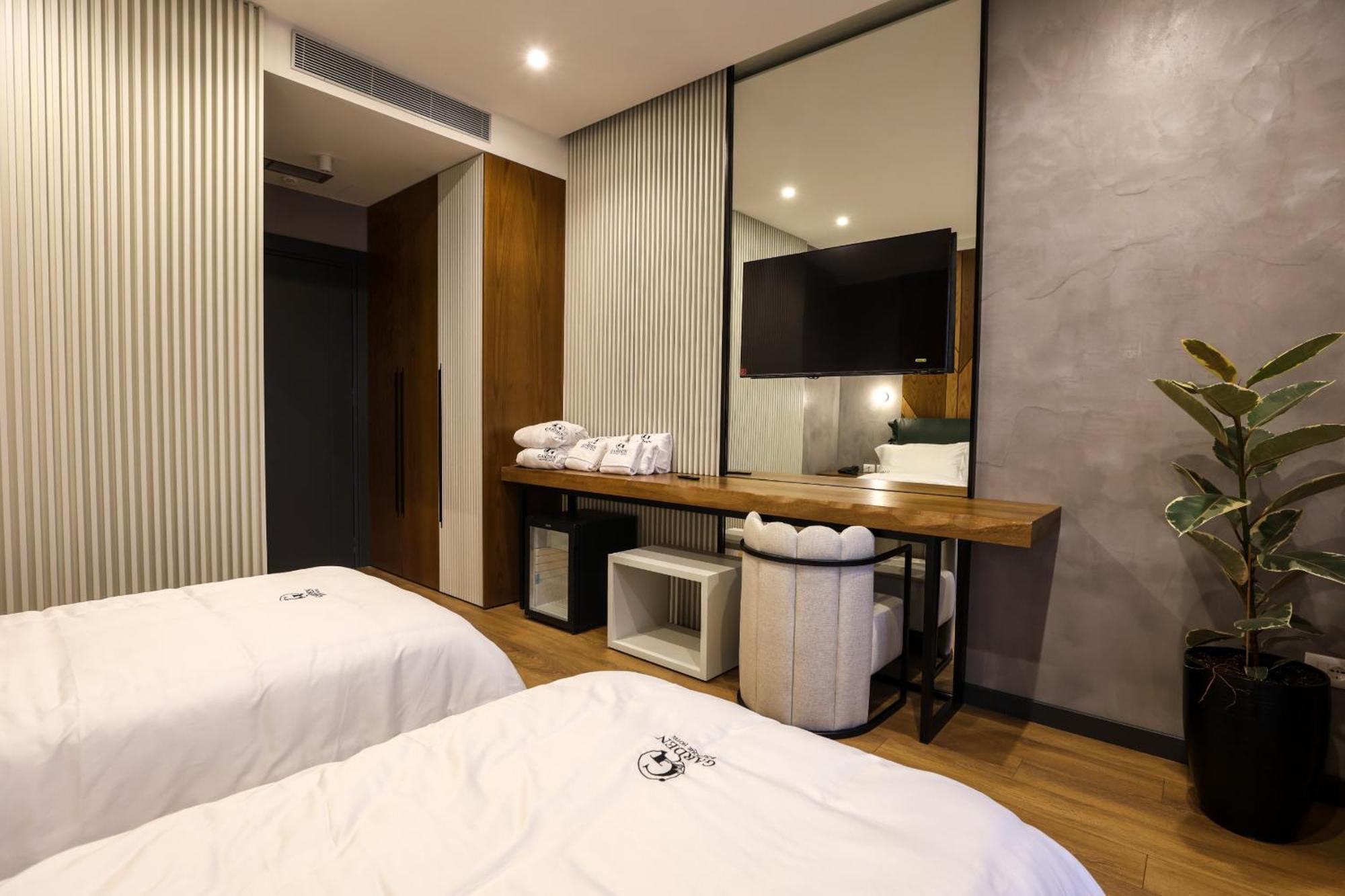 טיראנה Garden Boutique Hotel מראה חיצוני תמונה